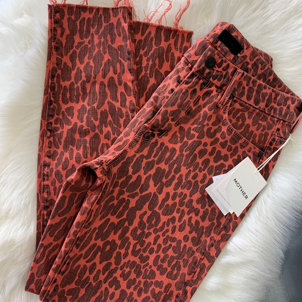 🆕 High Waisted Looker Ankle Fray Jean Animal - 24